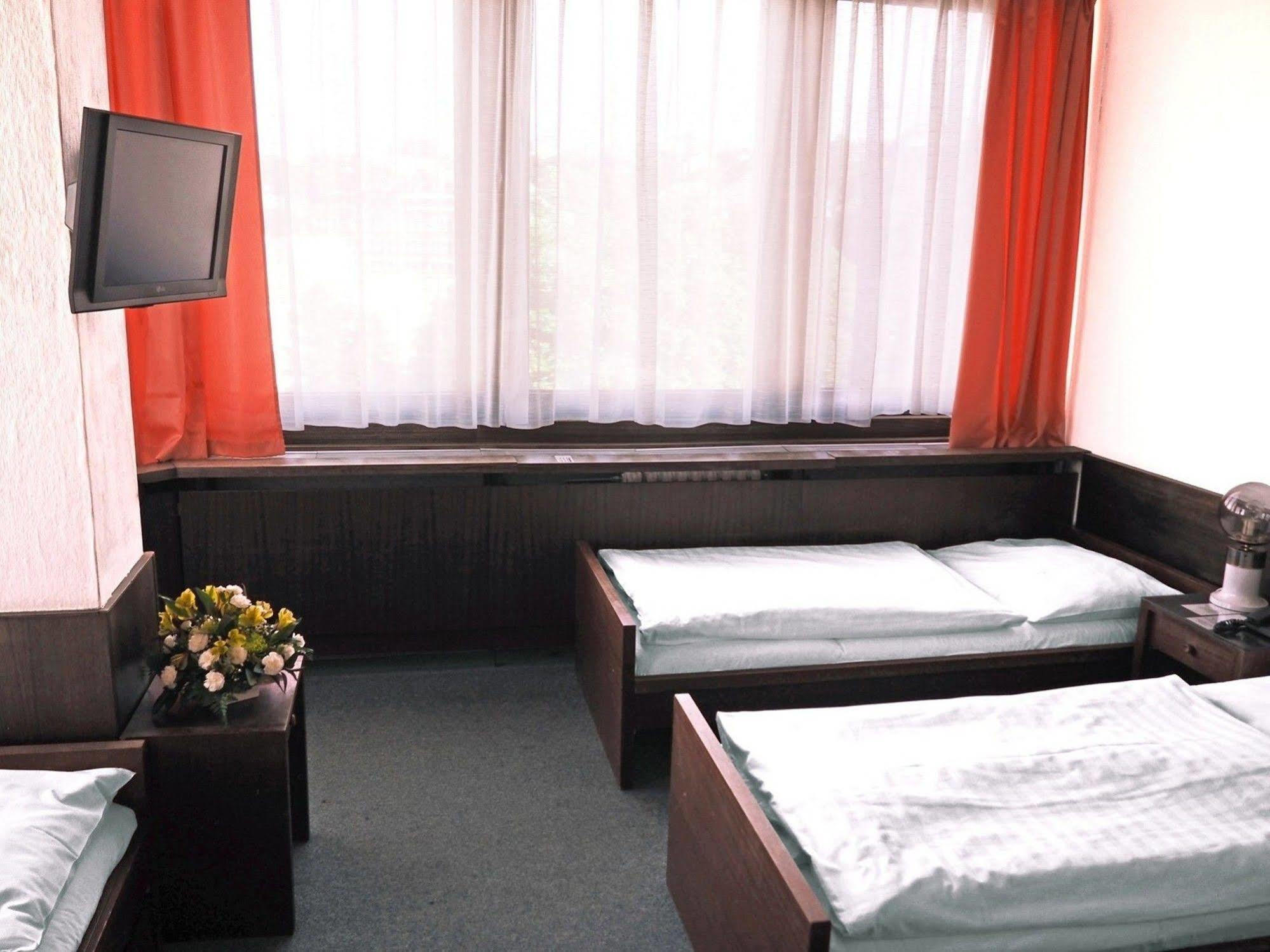 Hotel Vladimir Usti nad Labem Ngoại thất bức ảnh